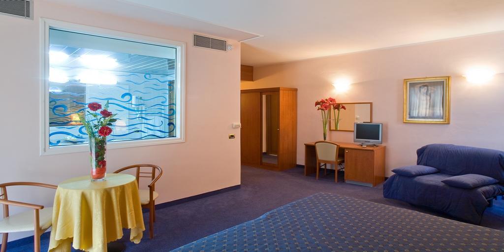 Valdenza Hotel Campegine Екстер'єр фото