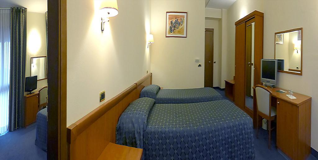 Valdenza Hotel Campegine Екстер'єр фото
