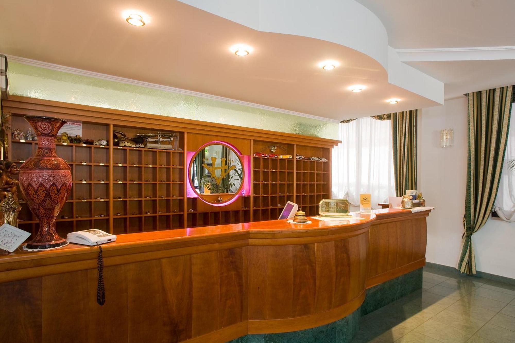 Valdenza Hotel Campegine Екстер'єр фото