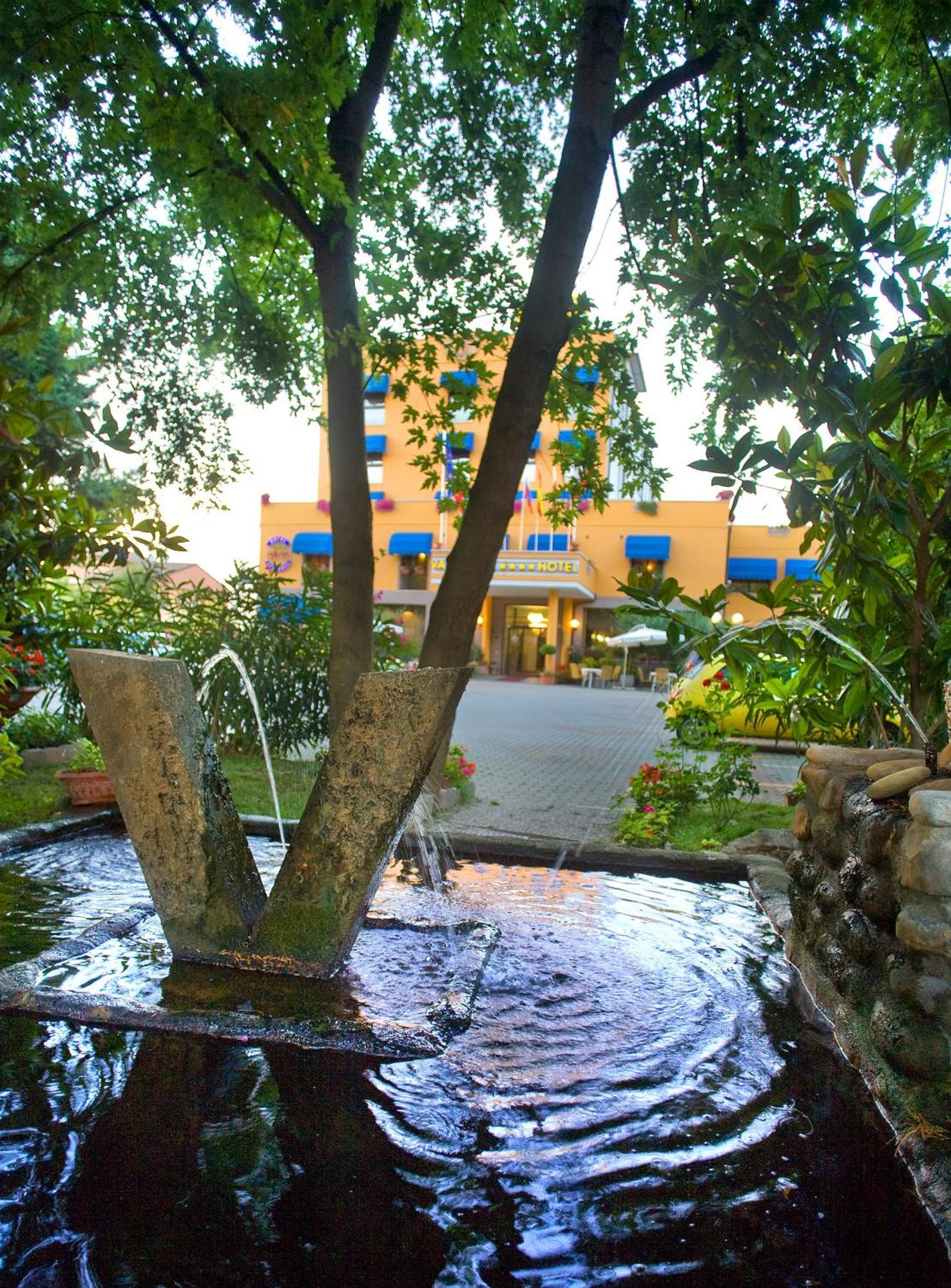 Valdenza Hotel Campegine Екстер'єр фото