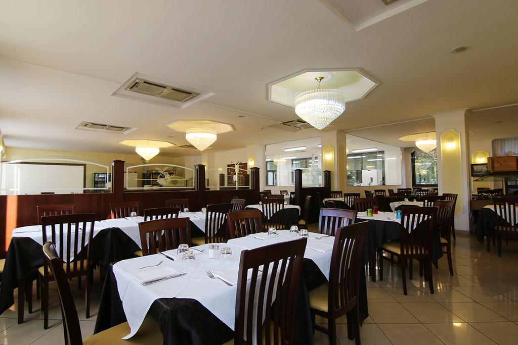 Valdenza Hotel Campegine Екстер'єр фото