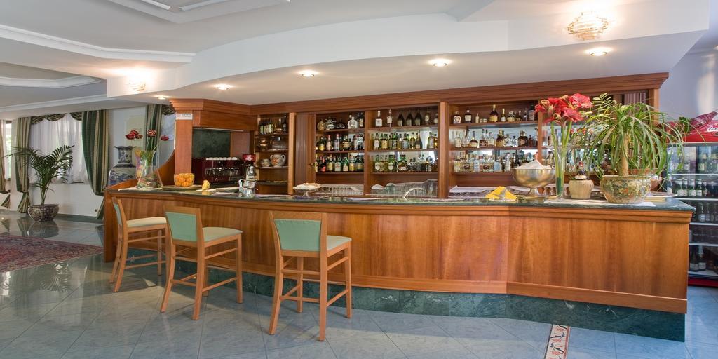 Valdenza Hotel Campegine Екстер'єр фото