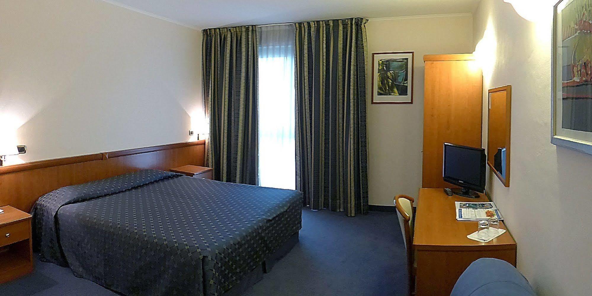 Valdenza Hotel Campegine Екстер'єр фото