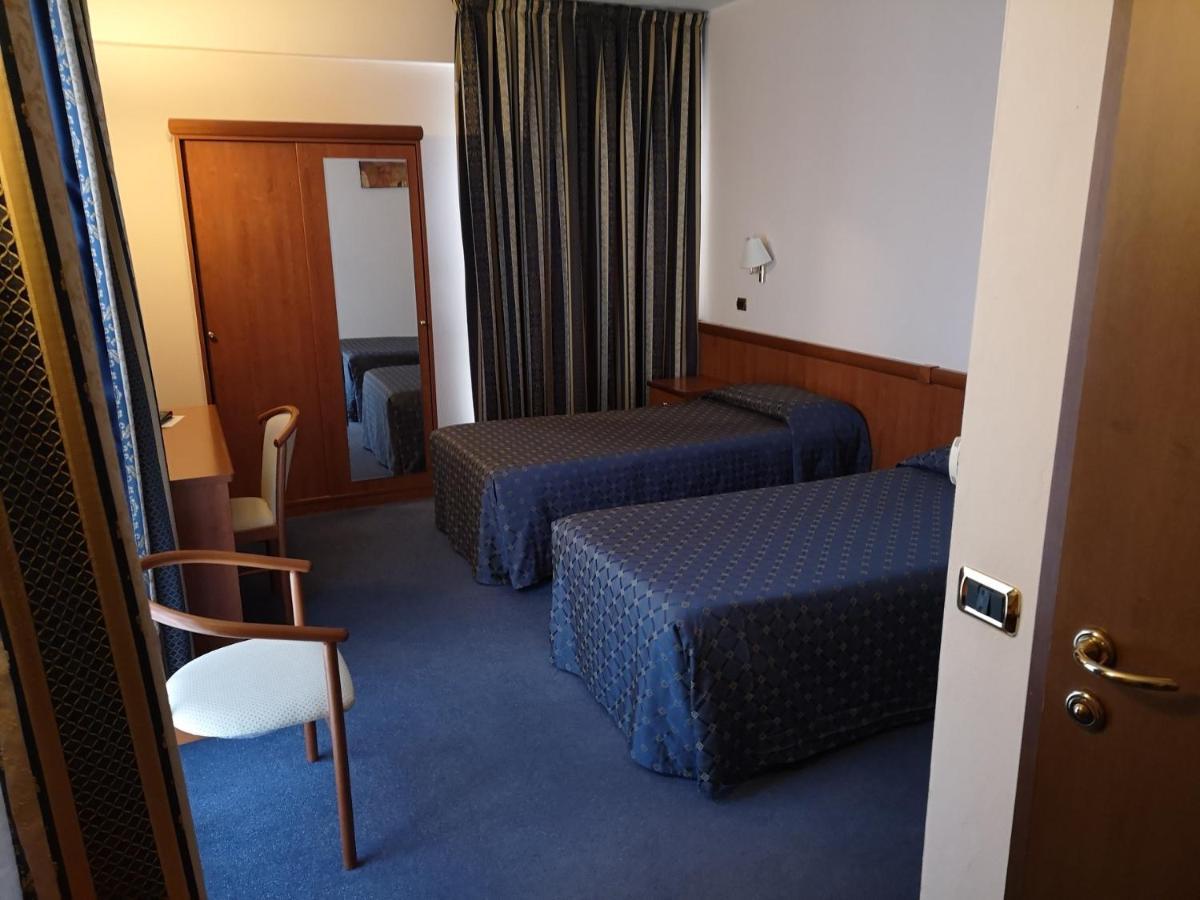 Valdenza Hotel Campegine Екстер'єр фото